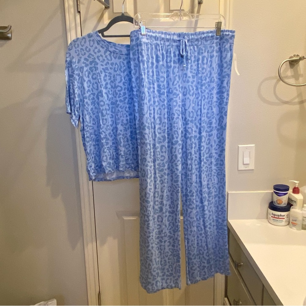 NWT Honeydew All American Pajama Top Bottom Set Blue Leopard XL